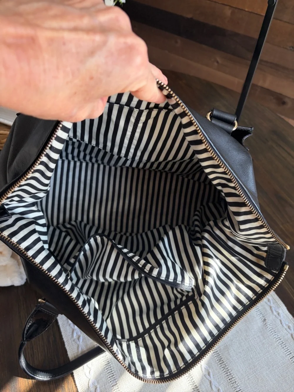 Kate Spade Hampton Theresa Large Tote Leather Shoulder Bag with Turn-Lock - Picture 4 of 16